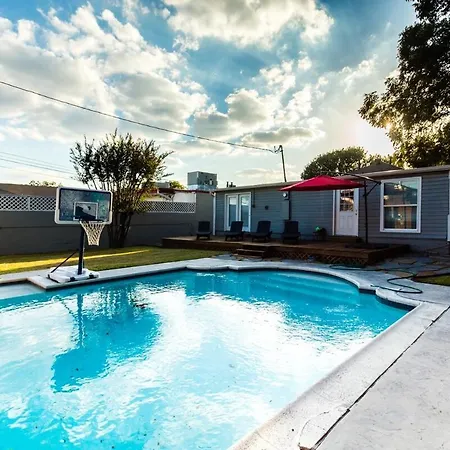 Winnetka Heights Hideaway